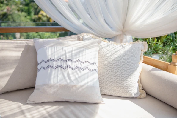 coussin d'extérieur blanc