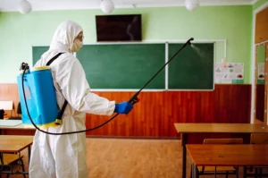 désinfection de salle de classe