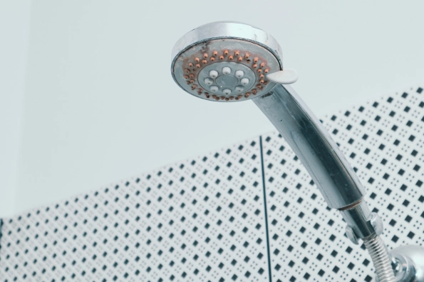 pommeau de douche avec calcaire