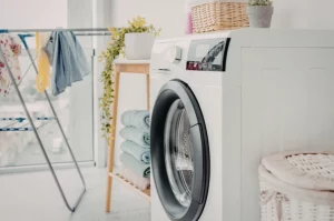 machine à laver blanche