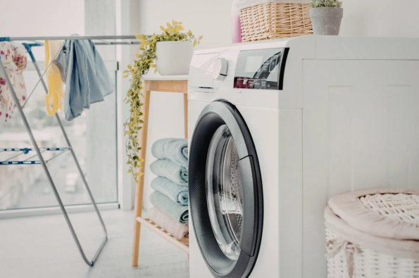 machine à laver blanche